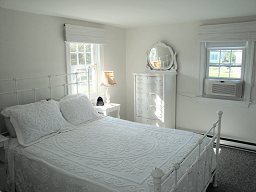 Queen Bedroom Photo #2
