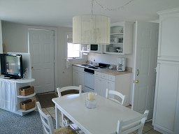 Kitchen & Dining Area